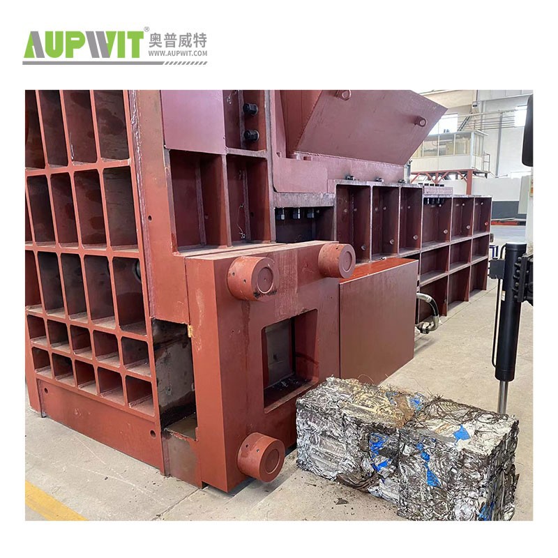Triple Acting Metal Baler Machine